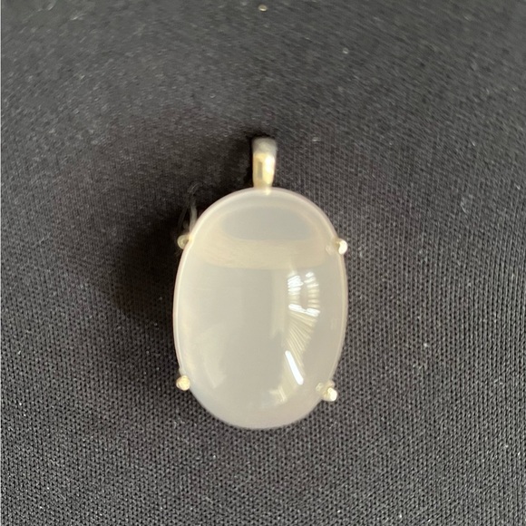 Large Moonstone Pendant set in Sterling Silver - Picture 2 of 7